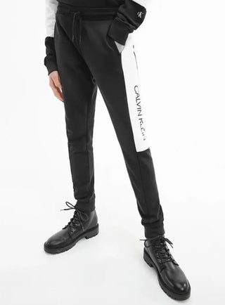 CALVIN KLEIN JEANS  boy IB0IB00952 completo 2 pezzi felpa con cappuccio e jogger in cotone biologico colore Nero