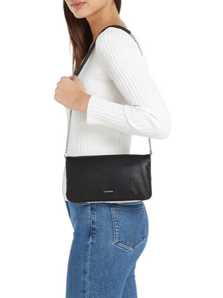 Calvin Klein borsa a tracolla Puffed Crossbody in ecopelle nero