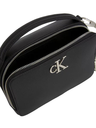 Calvin Klein Jeans borsa a mano con tracolla in ecopelle nero argento