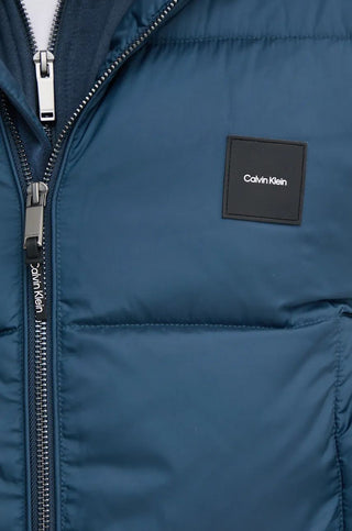 Calvin Klein piumino corto trapuntato con cappuccio blu