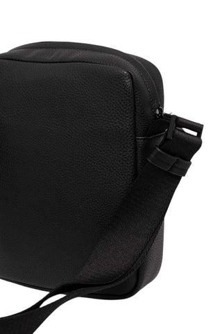 Calvin Klein borsa a tracolla Reporter in similpelle martellata nero