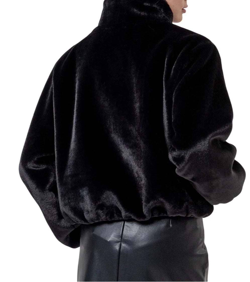 Surkana pelliccia ecologica corta donna nero