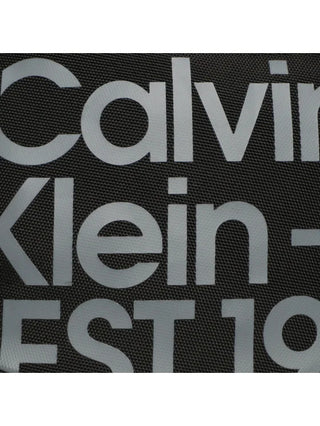 Calvin Klein Jeans marsupio in tessuto riciclato con logo nero