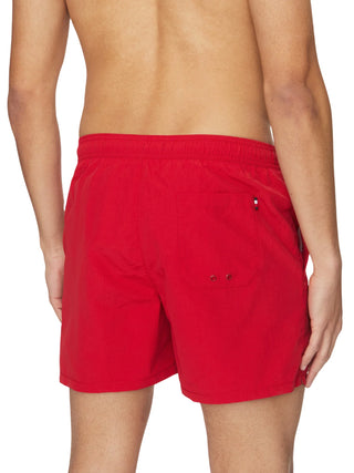 Tommy Hilfiger boxer mare uomo con bandierina iconica rosso UM0UM03477 XLD Tommy Hilfiger beachwear