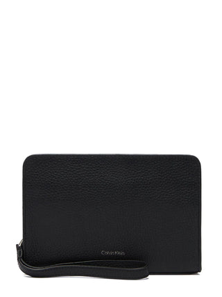 Calvin Klein pochette uomo in ecopelle martellata nero