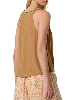 Surkana top donna in viscosa color cammello