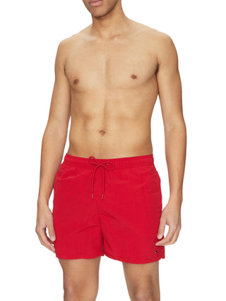 Tommy Hilfiger boxer mare uomo con bandierina iconica rosso UM0UM03477 XLD Tommy Hilfiger beachwear 