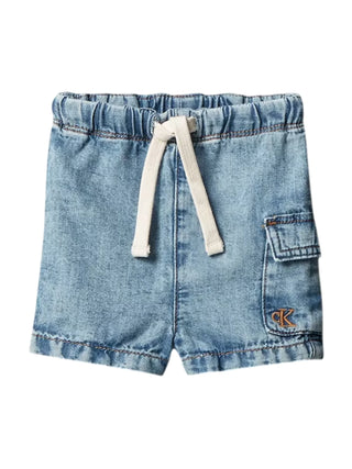 Calvin Klein Jeans shorts cargo neonato in denim lavaggio medio