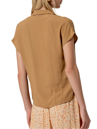 Surkana camicia in viscosa manica corta color cammello